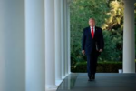 Ông Trump đe dọa áp thuế 100% đối với hàng hóa nhập khẩu từ châu Âu