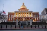 Hạ viện Massachusetts thông qua dự luật nới lỏng các hạn chế đối với việc phá thai muộn.