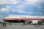 Boeing tổn thất $280 triệu do chương trình Air Force One gặp nhiều rắc rối.