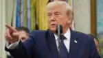 Trump sa thải các thành viên hội đồng bầu cử thuộc đảng Dân chủ.