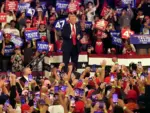 Rắc rối dồn dập ập đến Trump khi đang chuẩn bị bài phát biểu tối thứ Năm