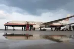 Air Force One khoác lên mình màu sơn mới.