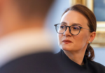 Thủ tướng Ukraine từ nhiệm khi quốc gia này ‘thay đổi chiến lược chính trị’