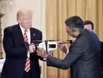 Chính quyền Trump công bố áp thuế đối với hàng nhập khẩu máy bay không người lái