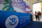 Thẩm phán liên bang bác bỏ lệnh cấm cấp thị thực 75 quốc gia của Trump.