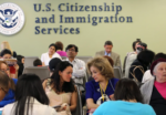 USCIS chuẩn bị áp dụng quy định bắt buộc nộp hồ sơ trực tuyến cho Thẻ xanh và nhập tịch
