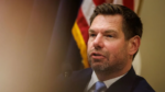 FBI đột kích nhà cựu Nghị sĩ Eric Swalwell vì cáo buộc tấn công tình dục