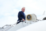 Phe Dân chủ chỉ trích ông Trump khi lộ hơn 1.000 giao dịch cổ phiếu, đặc biệt từ ngành dầu mỏ