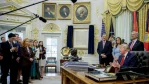 Trump bị kiện vì cấm MS NOW, Politico, CNN vào Tòa Bạch Ốc và bị tất cả các Hãng Truyền hình tẩy chay.