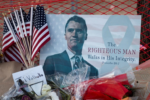 Tượng tưởng niệm nhà hoạt động bảo thủ Charlie Kirk bị phá hoại tại Phoenix