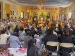 Chư tăng ni phật tử tiễn đưa sư Thích Đăng Pháp khai sơn Chùa Chân Nguyên California