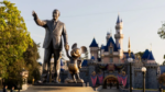 Disney tăng giá vé hàng năm: Cách tập đoàn giữ chân các gia đình