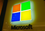 Chính quyền Trump đình chỉ quy trình thẻ xanh của Microsoft và 7 đại gia công nghệ