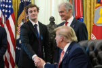 Trump tuyên bố Mỹ sẽ trả tiền thưởng cho người tố giác gian lận và chính ông sẽ quyết định ai được nhận
