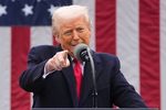 Trump gạt bỏ câu hỏi về việc phát tiền cho người dân ngay trước bầu cử giữa nhiệm kỳ
