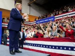 Trump kêu gọi “bắt giữ” các hãng truyền thông sau tranh cãi về số người dự mít tinh ở Ohio
